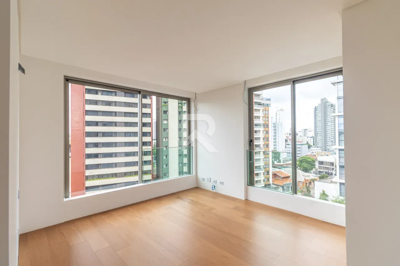 Apartment with 3 en-suite bedrooms and open kitchen — photo 21