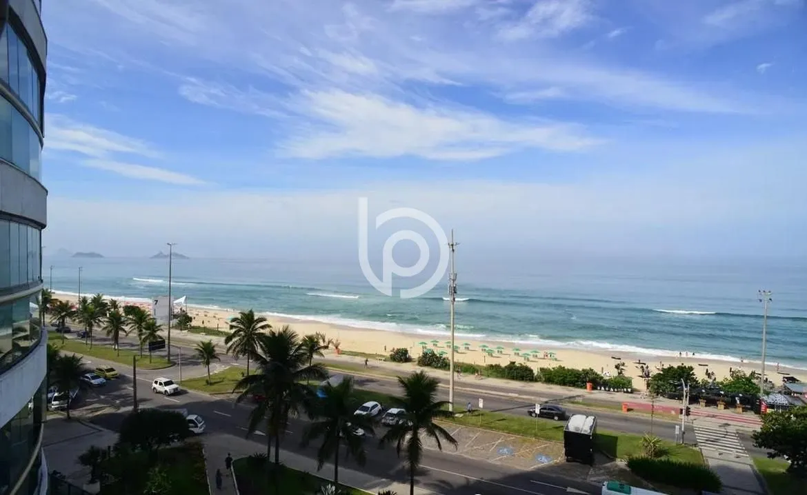 Furnished 1-bedroom apartment with glass-enclosed balcony — photo 18