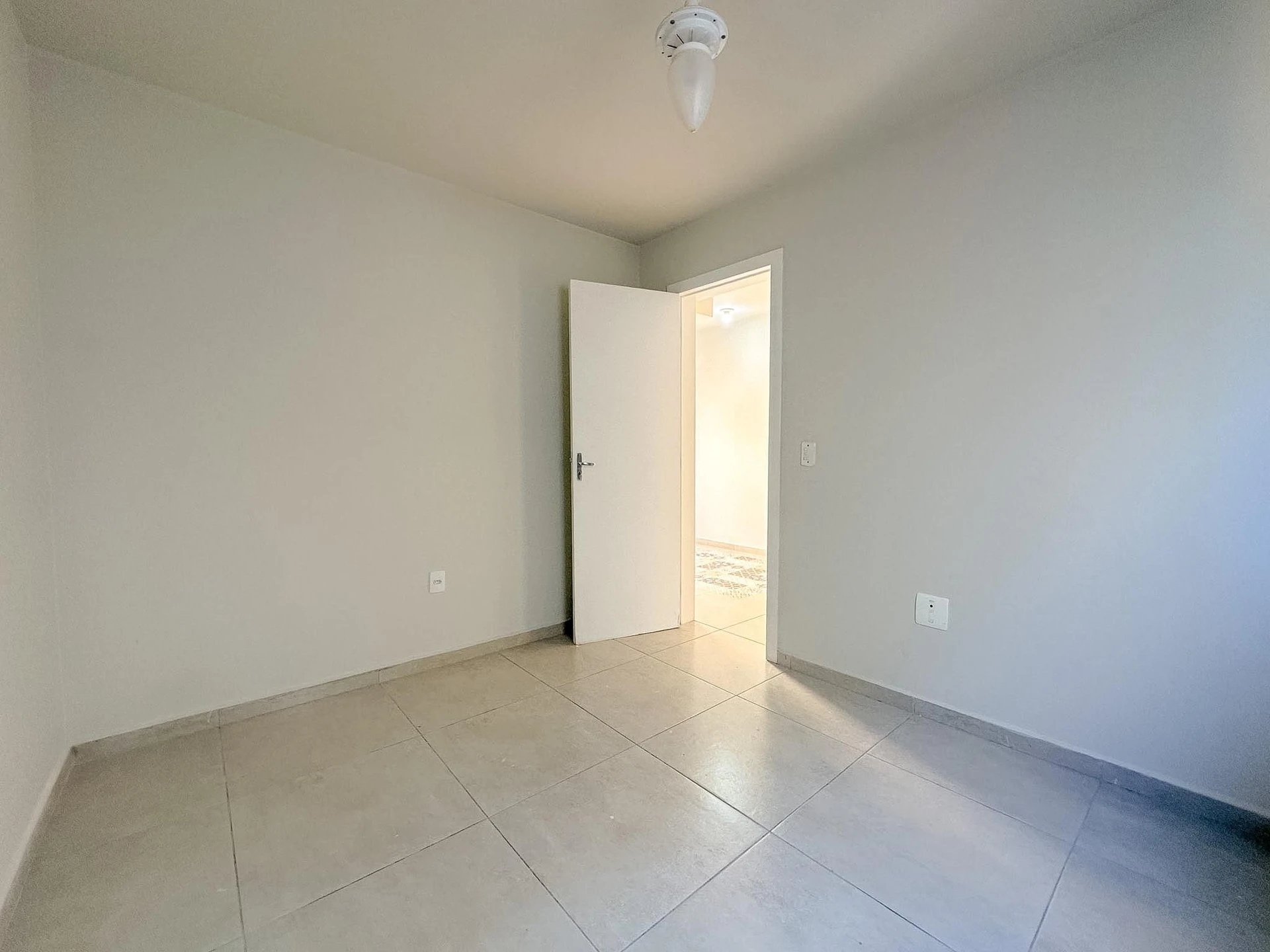 One-bedroom, 30 m² apartment in Florianópolis — photo 29