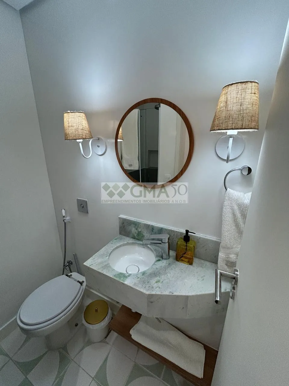 Furnished apartment with 2 bedrooms and 2 bathrooms — photo 18