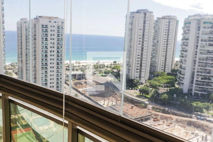Furnished apartment, 150 m², with a glass-enclosed balcony — photo 13