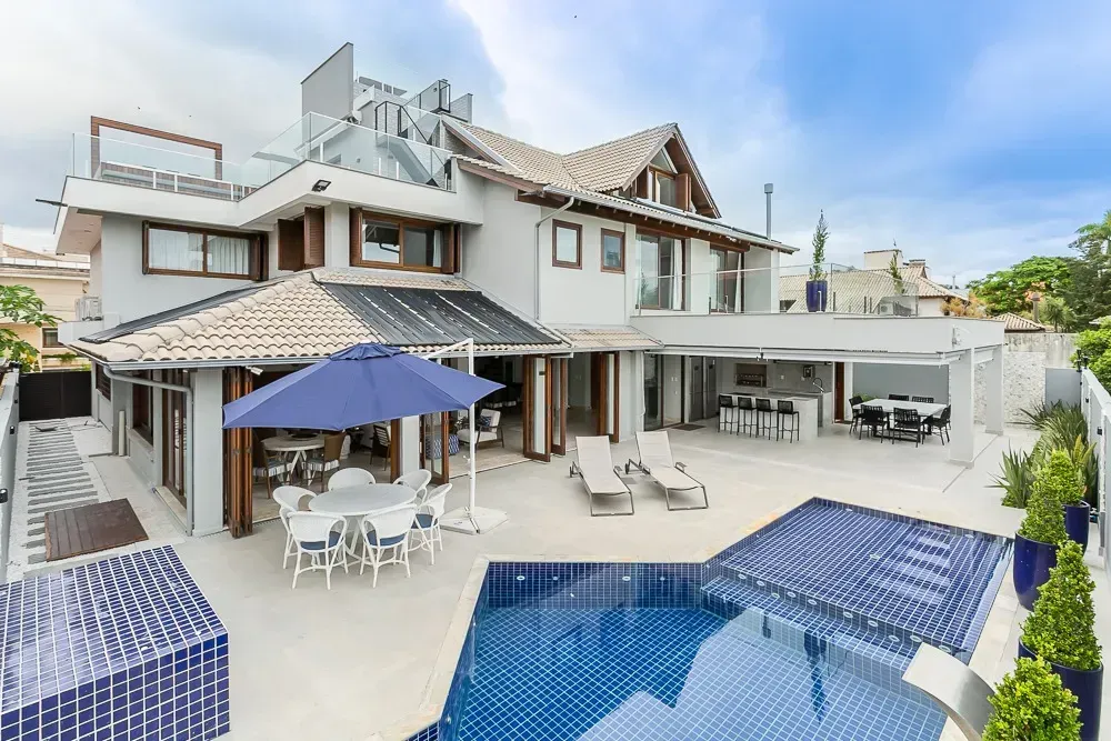 Furnished house with 7 bedrooms and 700 m² — photo 6