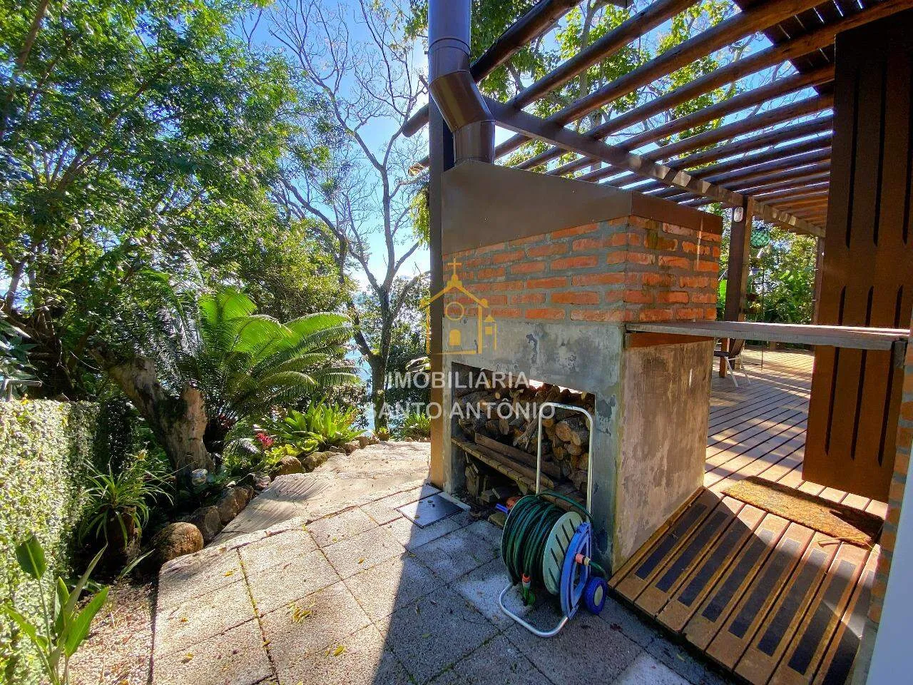Furnished house with 2 en-suites and private BBQ — photo 32