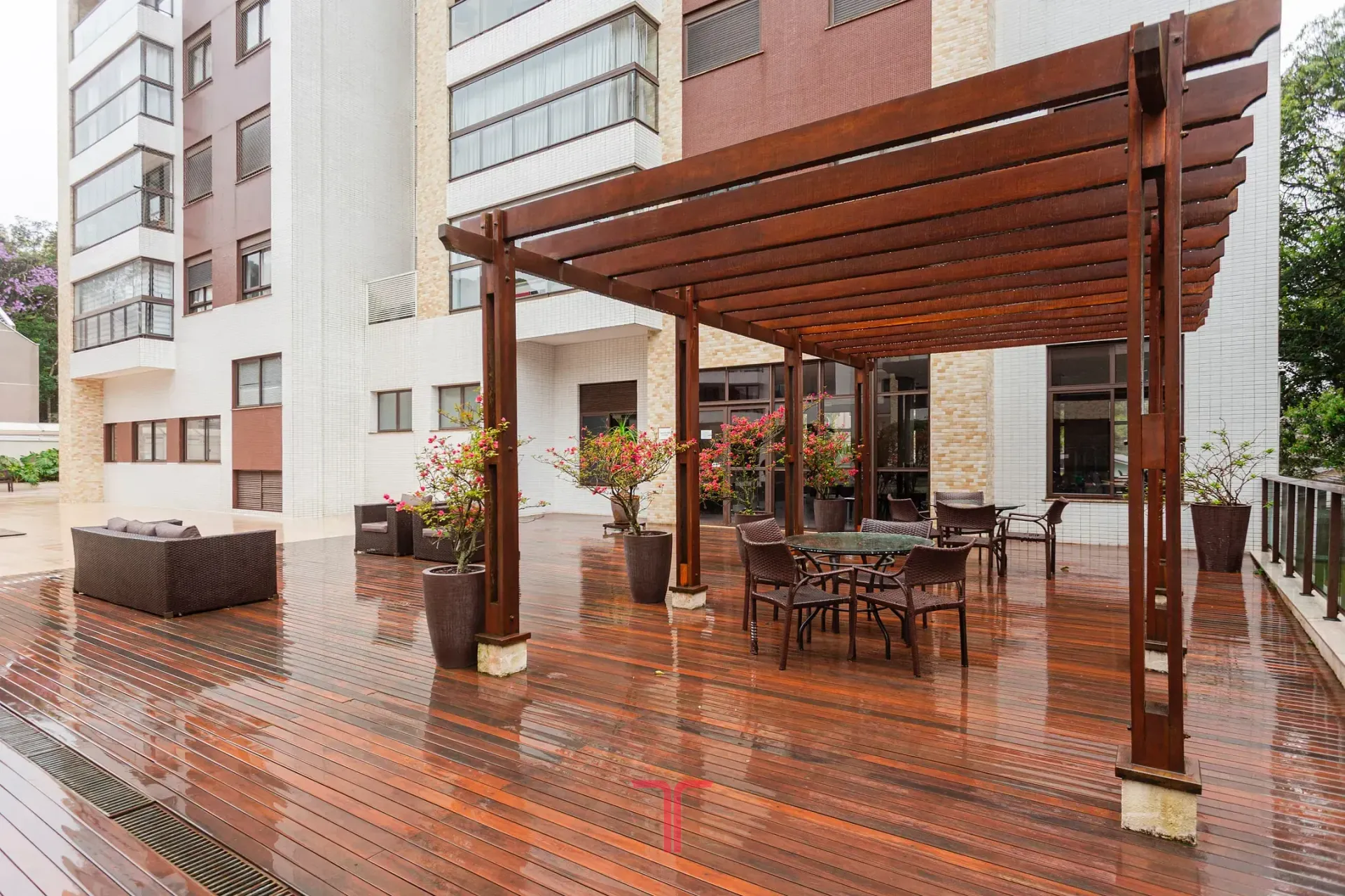 3-bedroom apartment in a building with a pool — photo 65