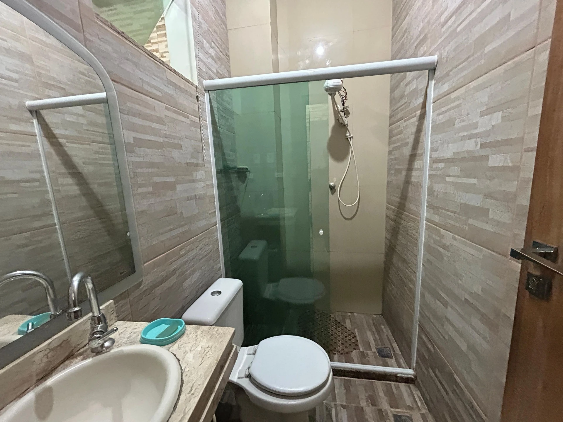 Rental house with 2 en-suite bedrooms and balcony — photo 22