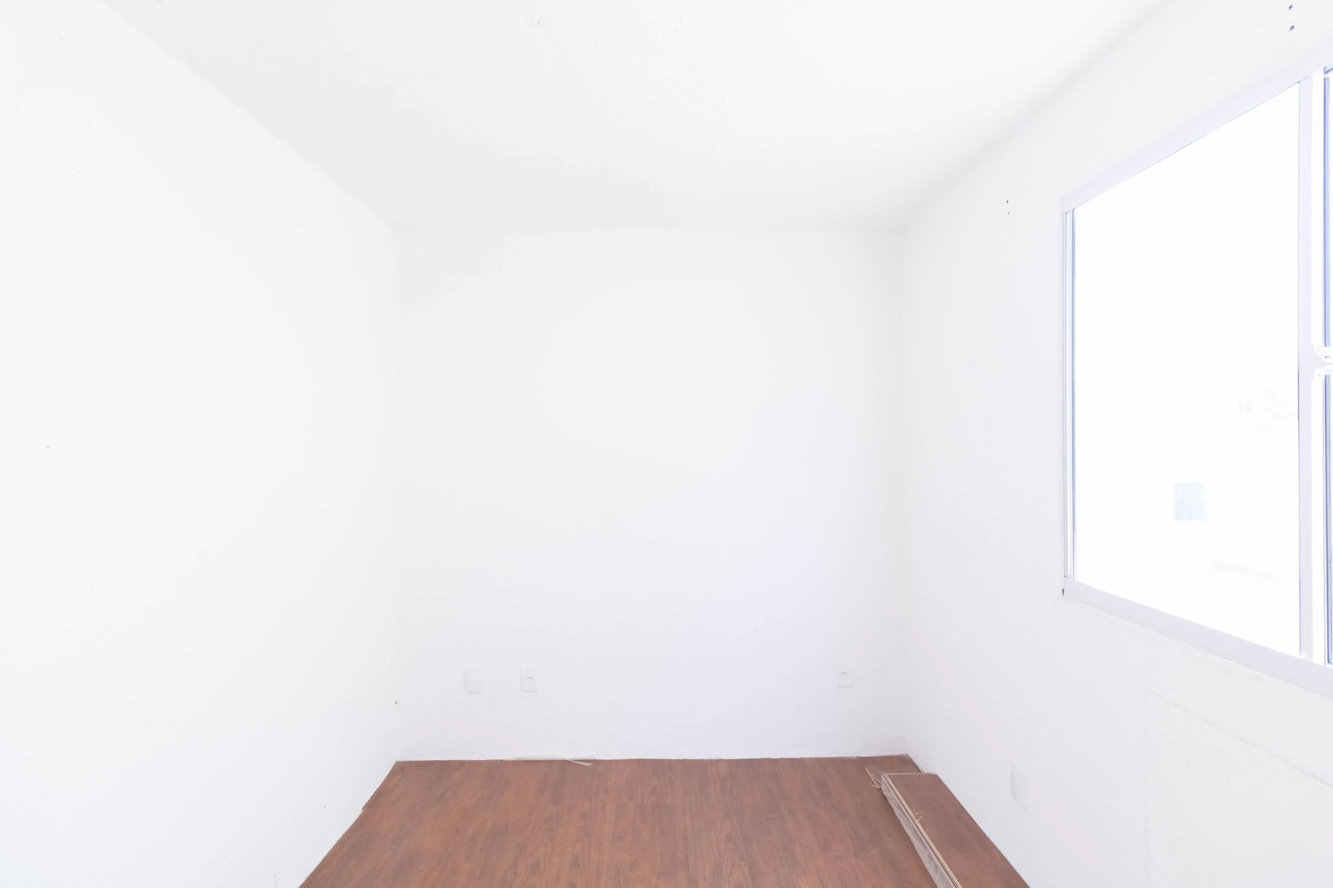 Unfurnished 2-bedroom apartment with wood floors — photo 29