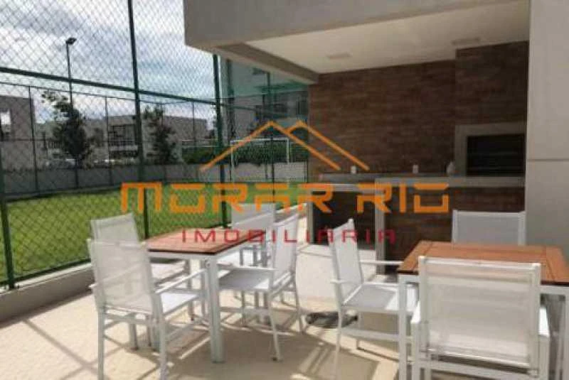 House, 367 m², with floor-to-ceiling windows