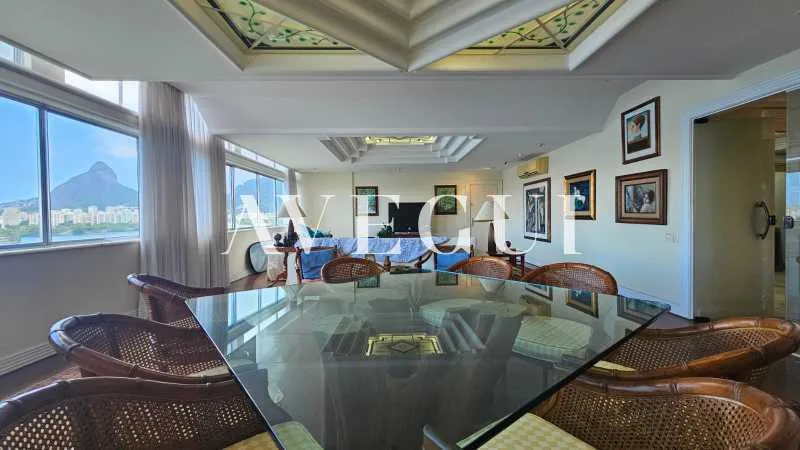 201 m² apartment with 4 bedrooms and 2 parking spots — photo 9