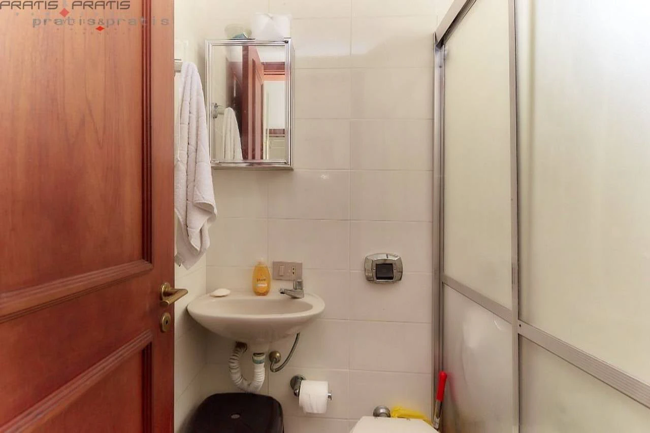 Bathtub in a 3-bedroom apartment, 131 m² — photo 22