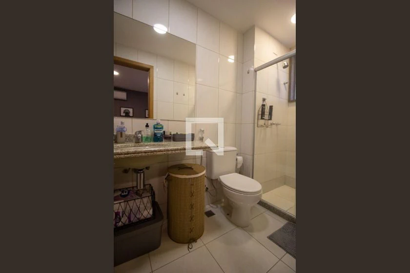Furnished apartment with 2 en-suite bedrooms and desk — photo 37