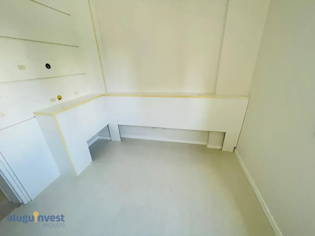 2-bedroom apartment with a washing machine in Florianópolis — photo 13