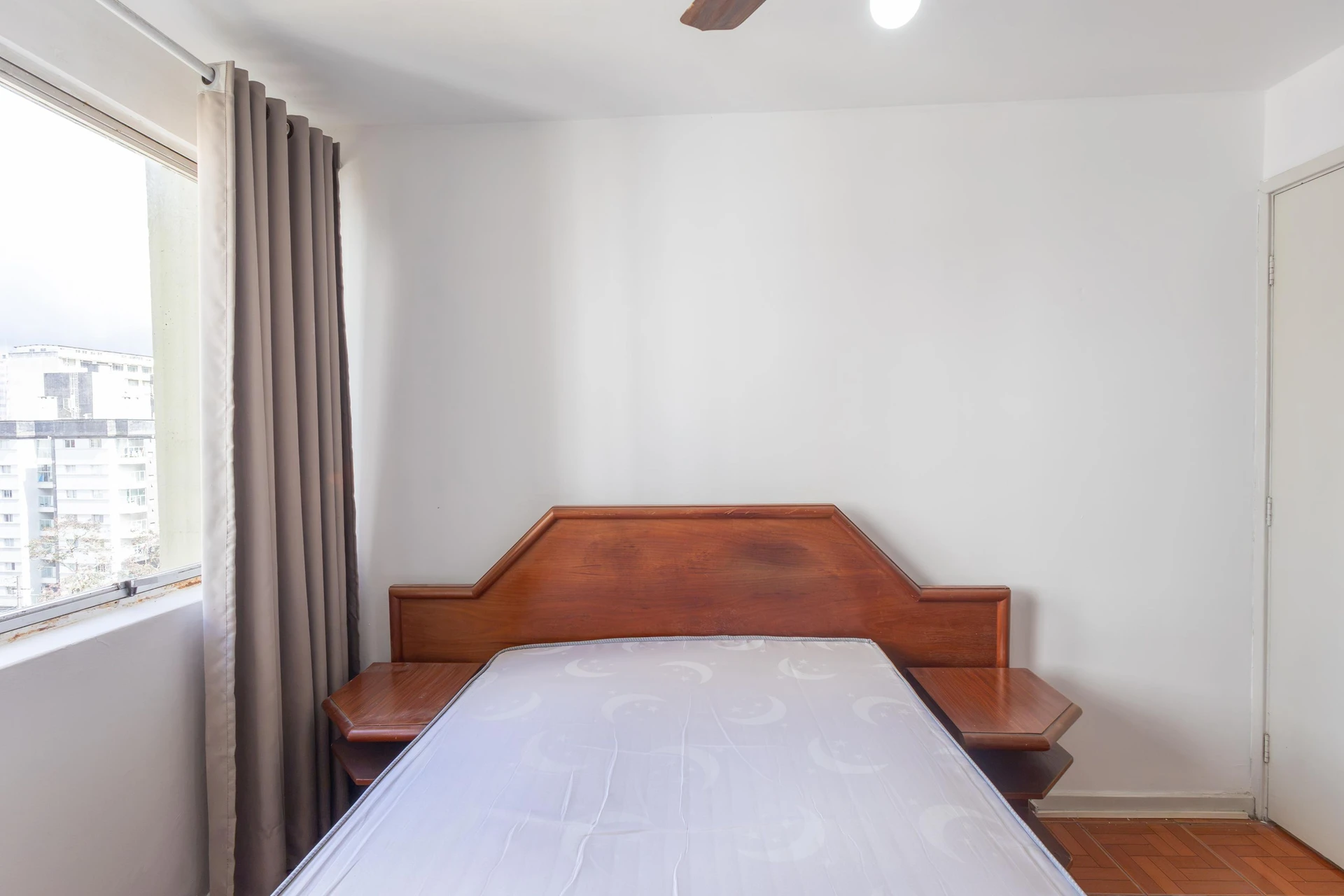 2-bedroom apartment with a washing machine in Curitiba — photo 27