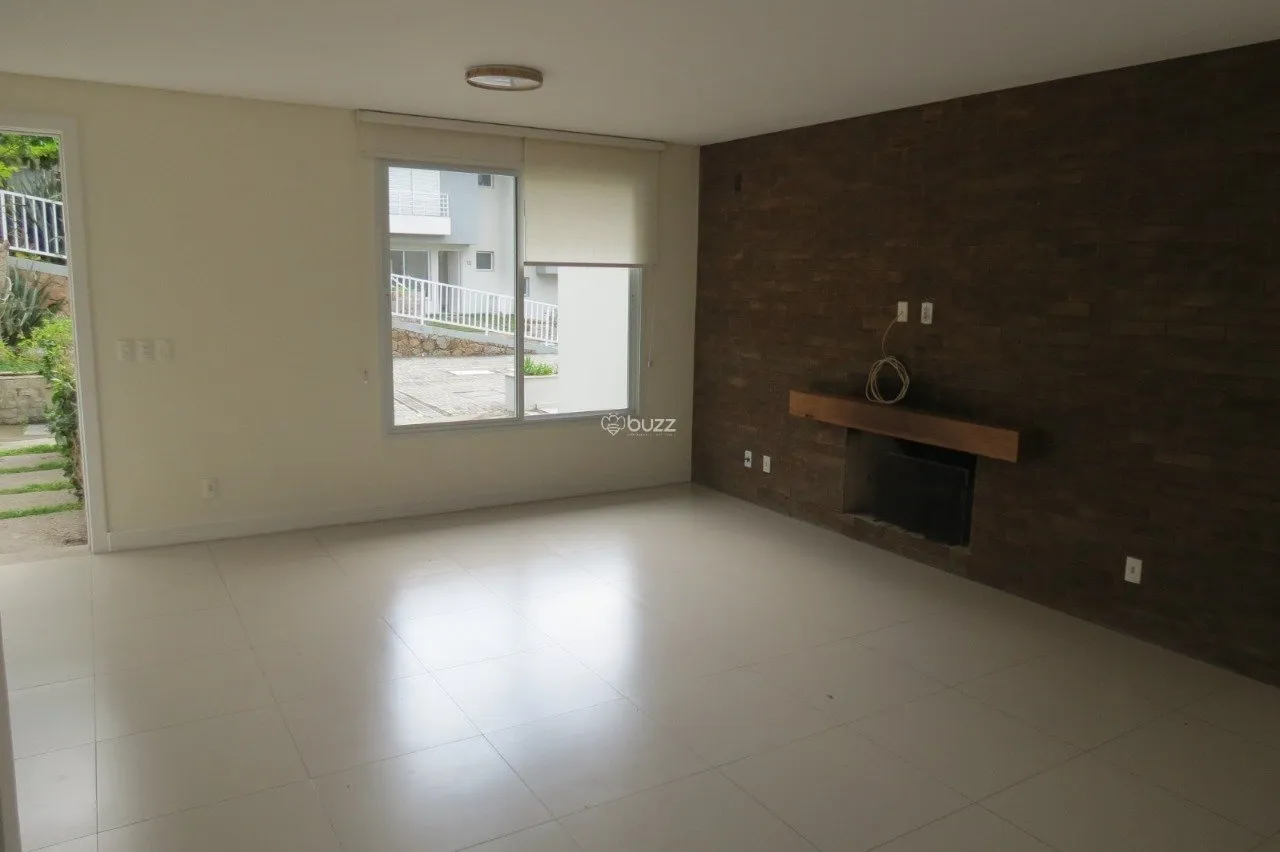 Condominium house with 3 en-suites and 422 m²