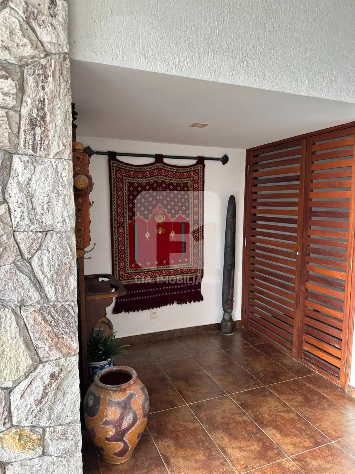 Furnished house with 6 bedrooms and 650 m² total — photo 84