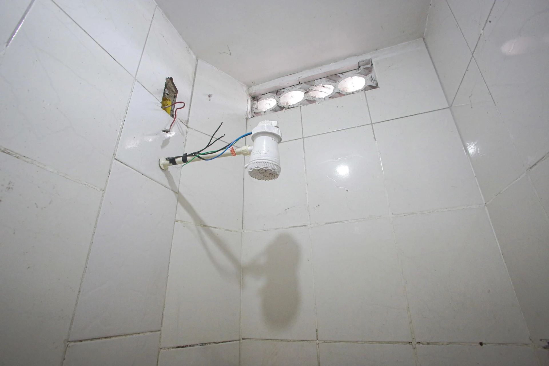 House with 2 bedrooms and 1 bathroom, no parking — photo 2