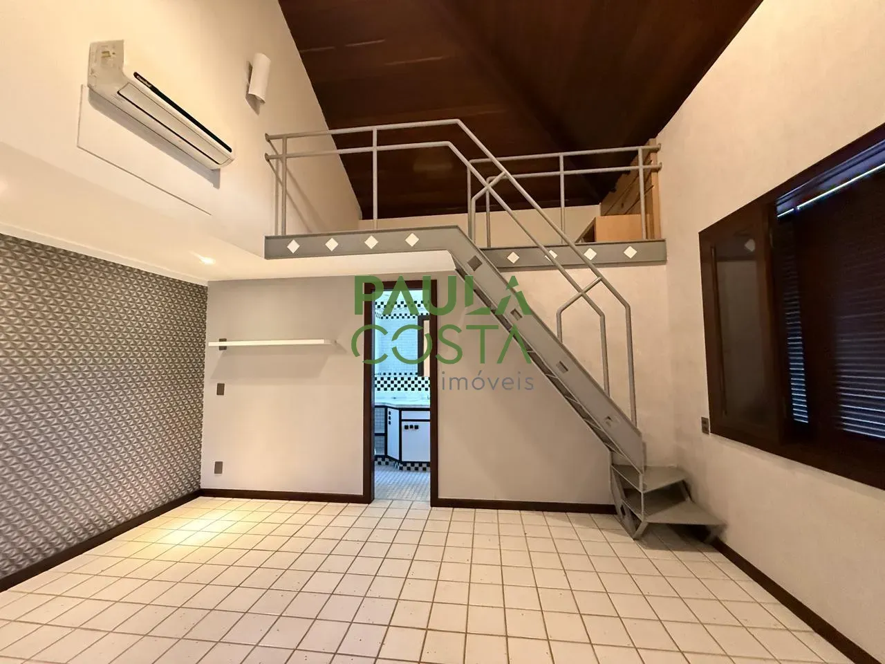 Furnished house with 5 bedrooms and 756 m² plus 4 parking — photo 34
