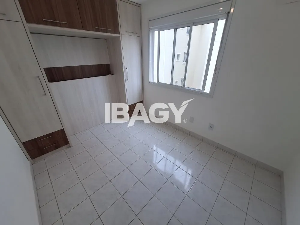 Apartamento de 2 dormitorios con balcón cerrado — photo 10