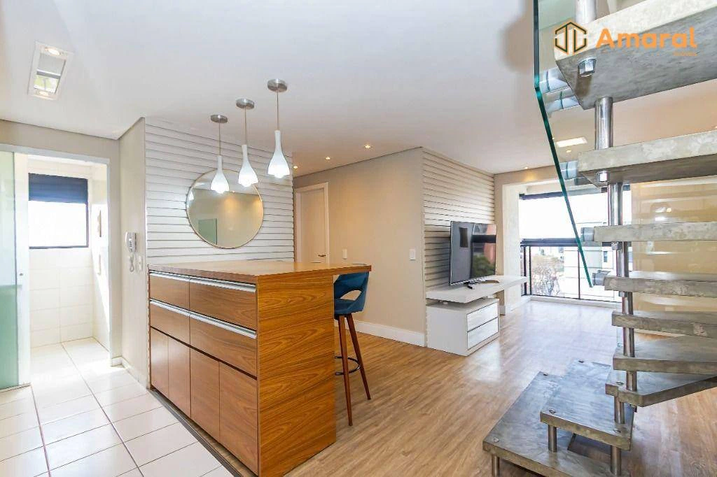Cobertura com 2 quartos e 3 banheiros, 228 m²