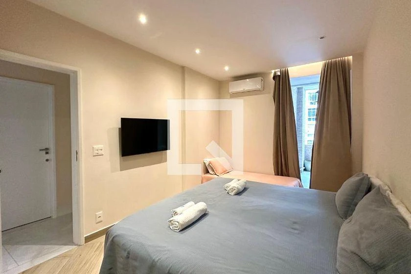 Furnished 220 m² apartment with 4 bedrooms and a suite — photo 13