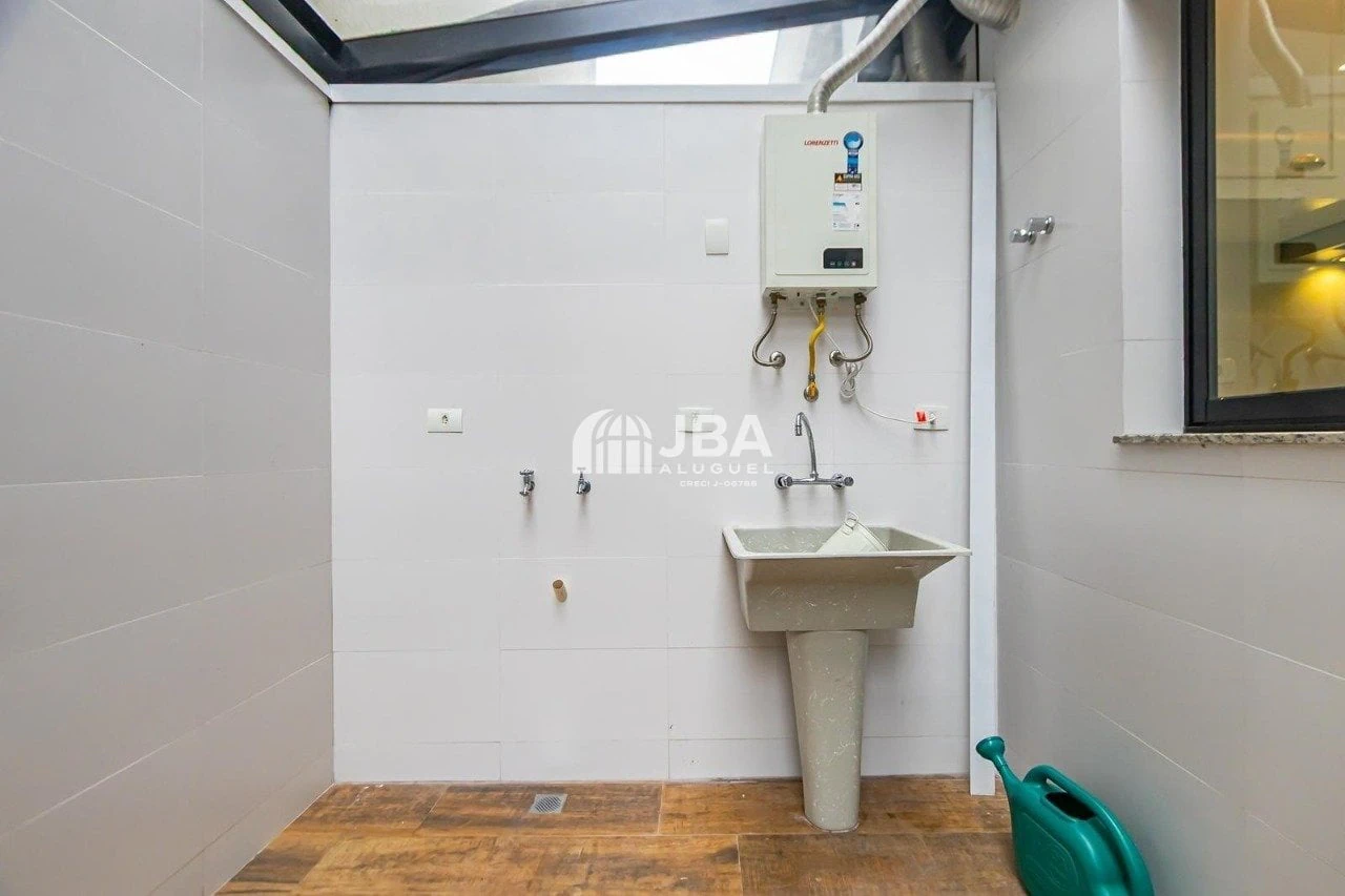 Floor-to-ceiling windows in a 2-bedroom house, 143 m² — photo 20
