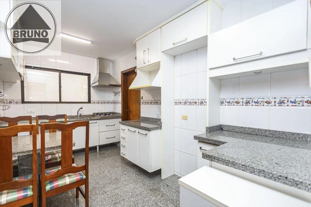 Apartamento 3 quartos com varanda e churrasqueira, 186 m²