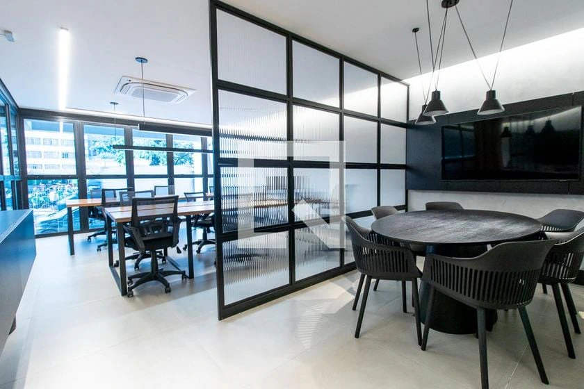 Furnished studio in a building with a coworking space — photo 11