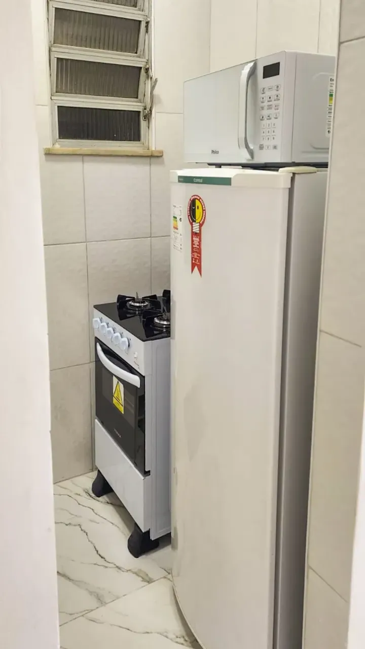 Furnished 1-bedroom apartment with gas stove kitchenette — photo 13