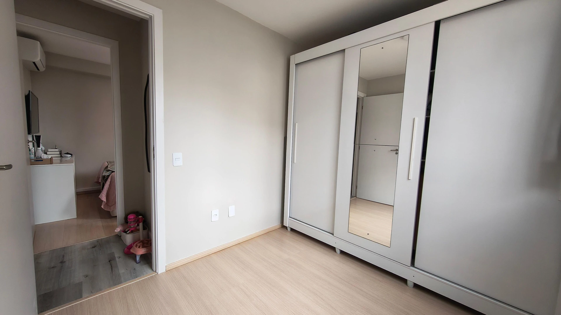3-bedroom apartment with a washing machine — photo 15