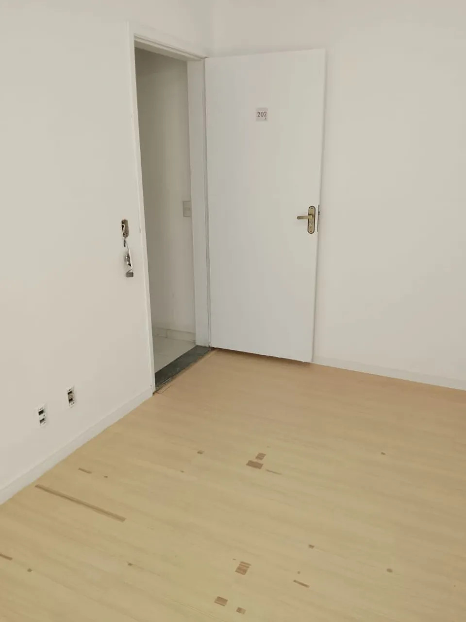Wood or laminate floors in a 2-bedroom apartment, 46 m² — photo 13