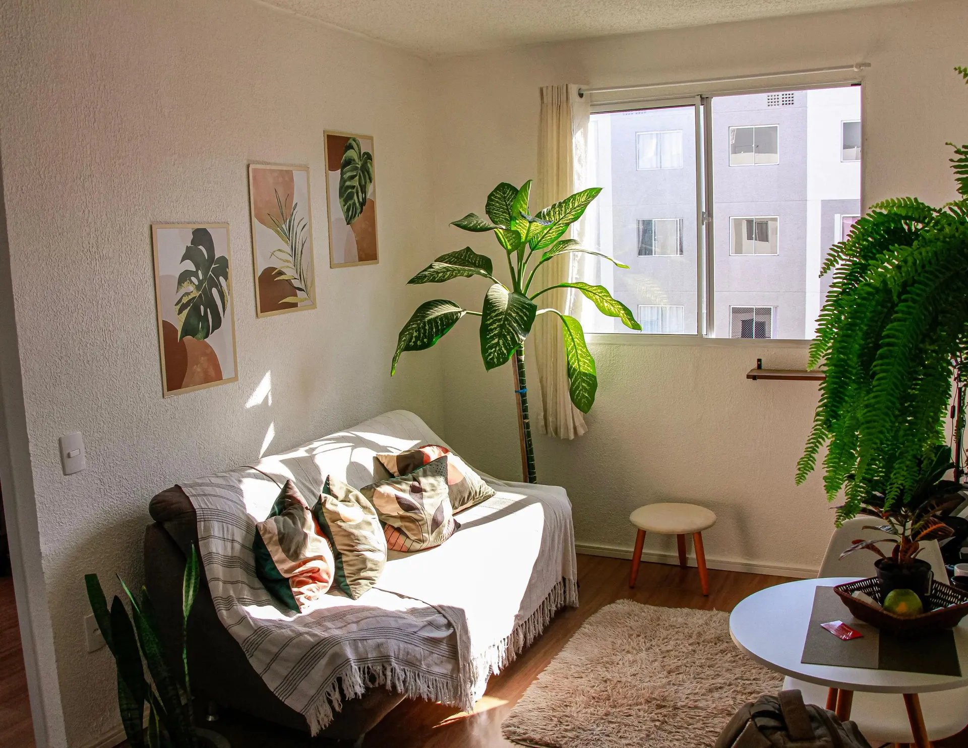 Furnished 2-bedroom apartment with a separate kitchen