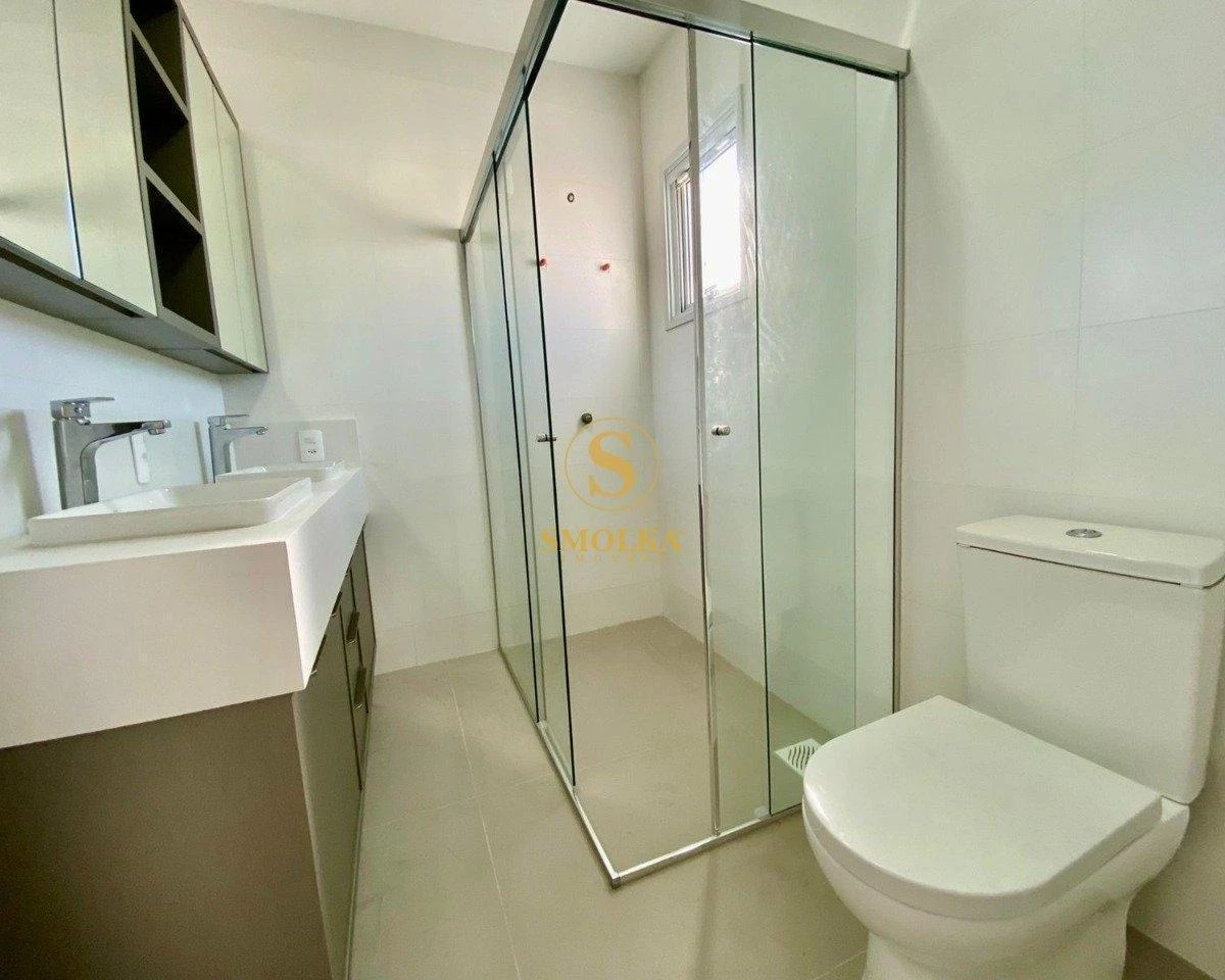 184 m² rental home with 4 en-suite bedrooms — photo 27
