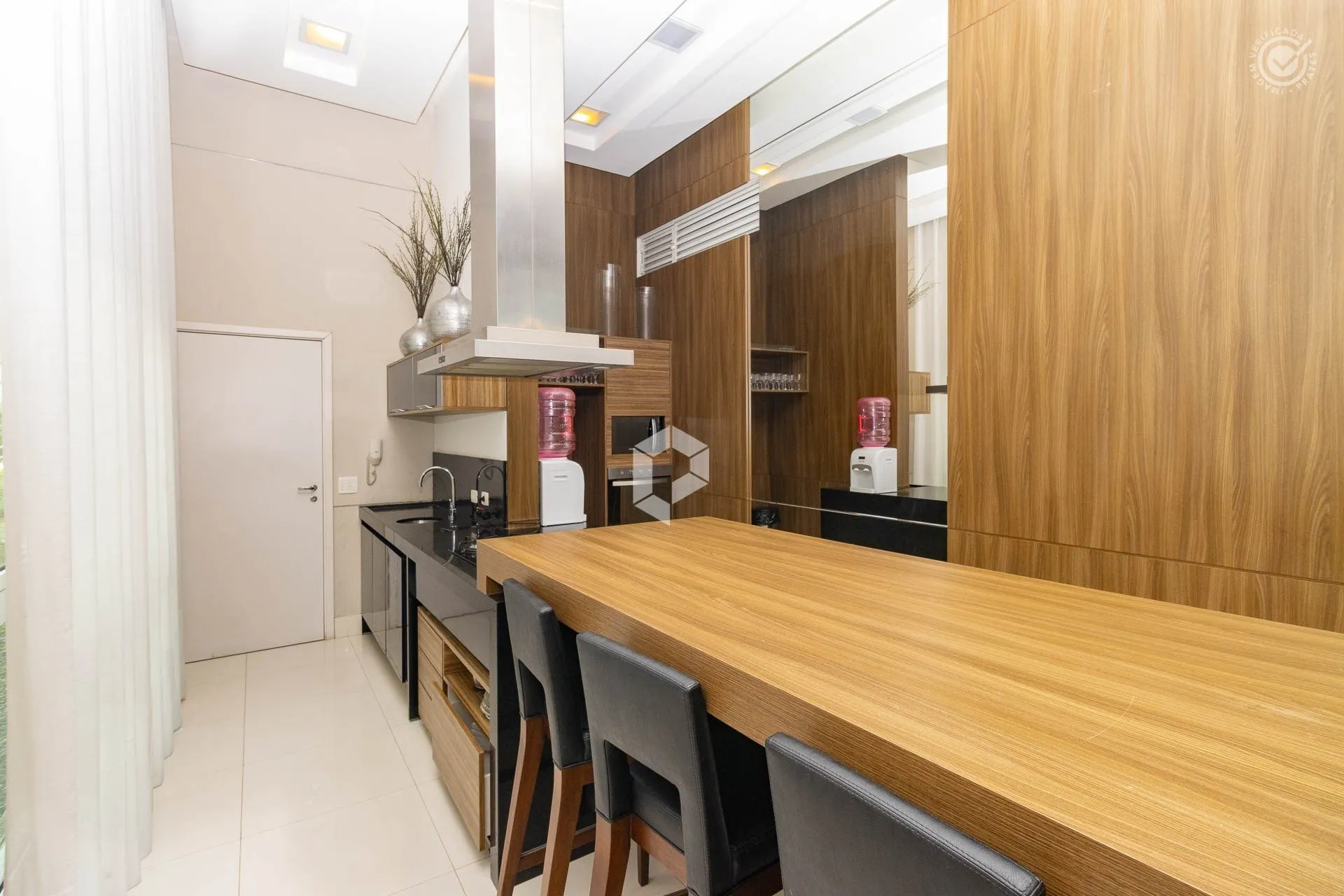 Furnished apartment with 3 en-suite bedrooms and 295 m² — photo 28