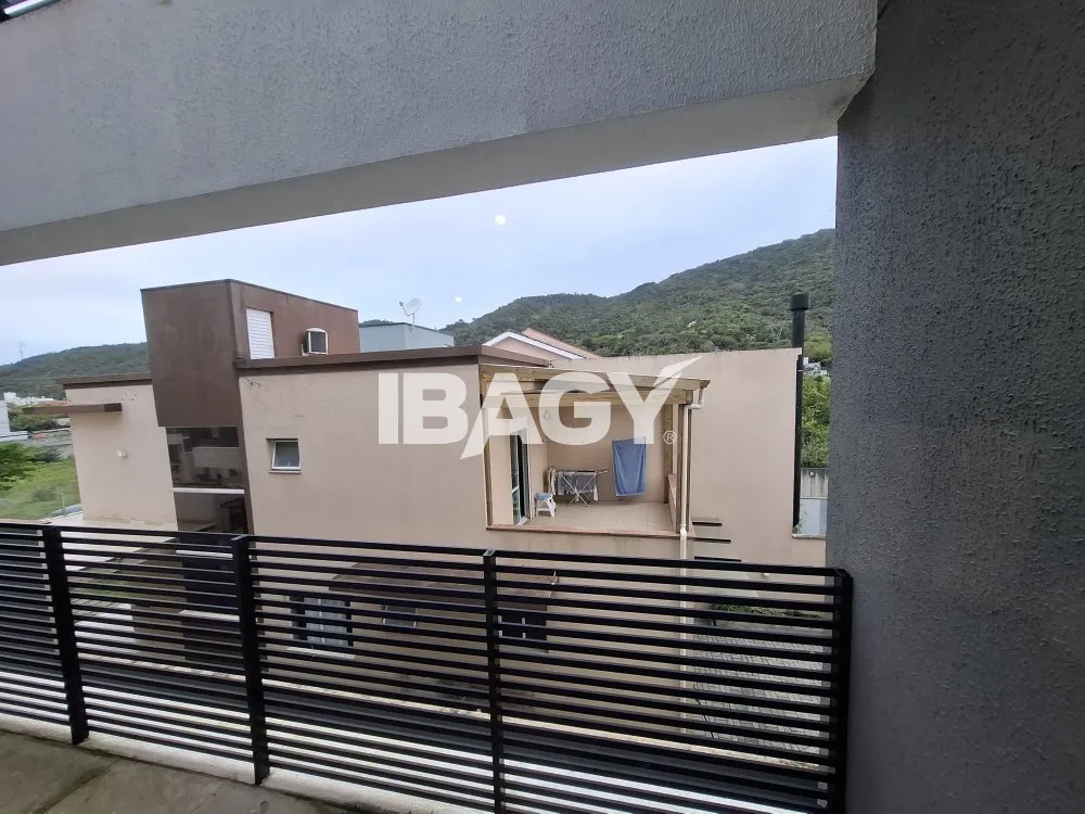 90 m² apartment with 2 bedrooms and a balcony — photo 8