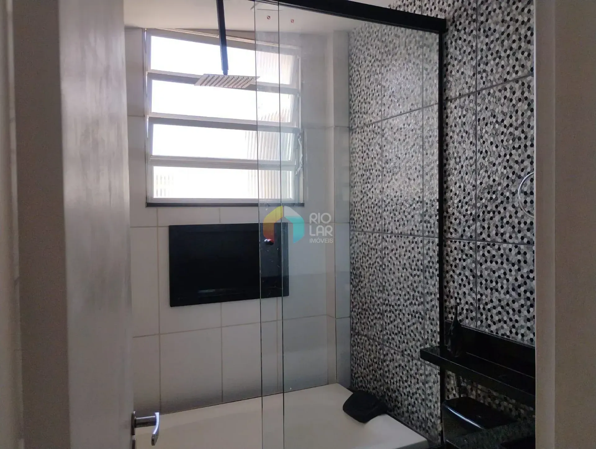 Furnished penthouse with 3 bedrooms and a balcony — photo 21