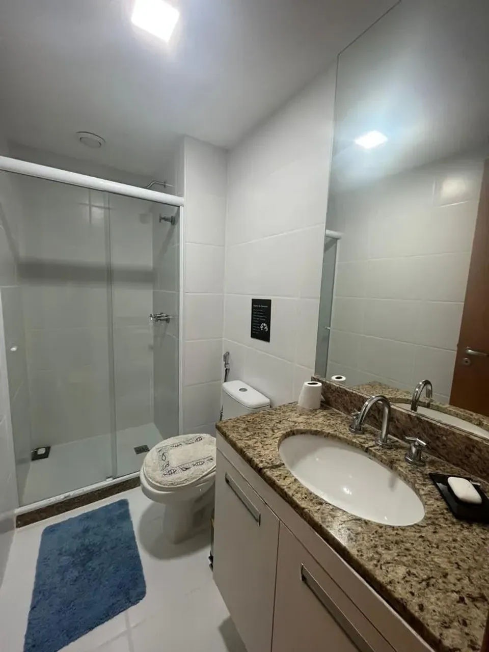 Apartamento mobiliado com 3 quartos e varanda de vidro — photo 17