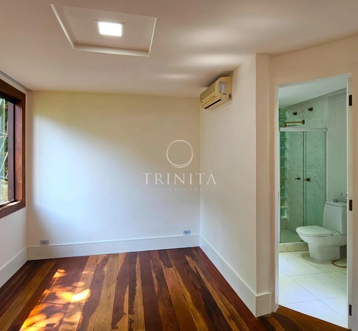 5-bedroom house with a bathtub in Rio de Janeiro — photo 36