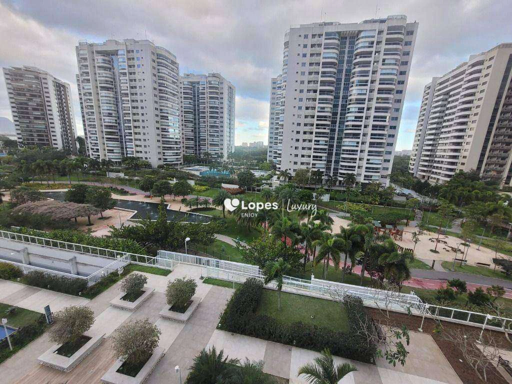 Furnished 2-bedroom apartment with a private BBQ — photo 22