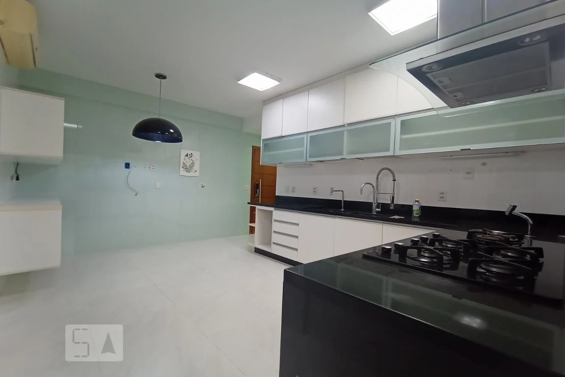 Apartamento de 4 quartos com janelas do piso ao teto — photo 15