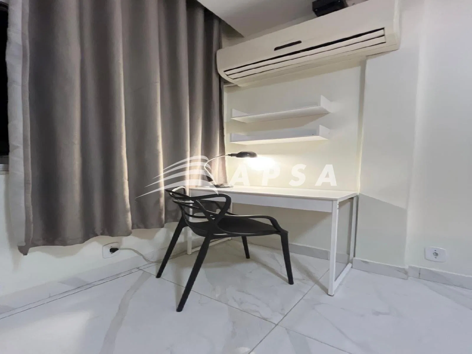 One-bedroom apartment with a home office — photo 3