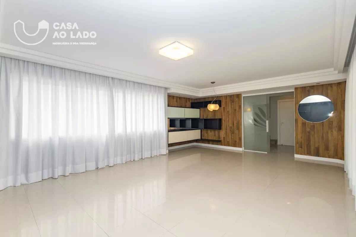 335 m² house with 4 bedrooms and an open-plan kitchen