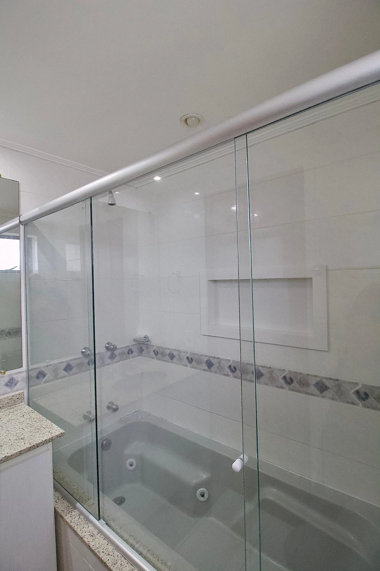 Apartment, 147 m², with a jacuzzi — photo 26