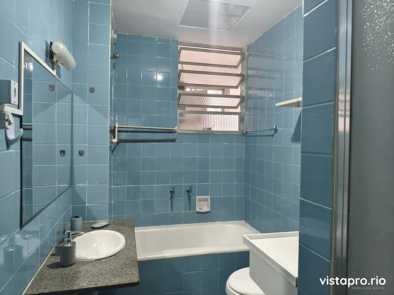 Furnished apartment with 3 bedrooms and 2 bathrooms — photo 14