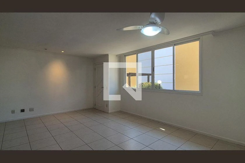 Casa en alquiler con 4 dormitorios y balcón — photo 14