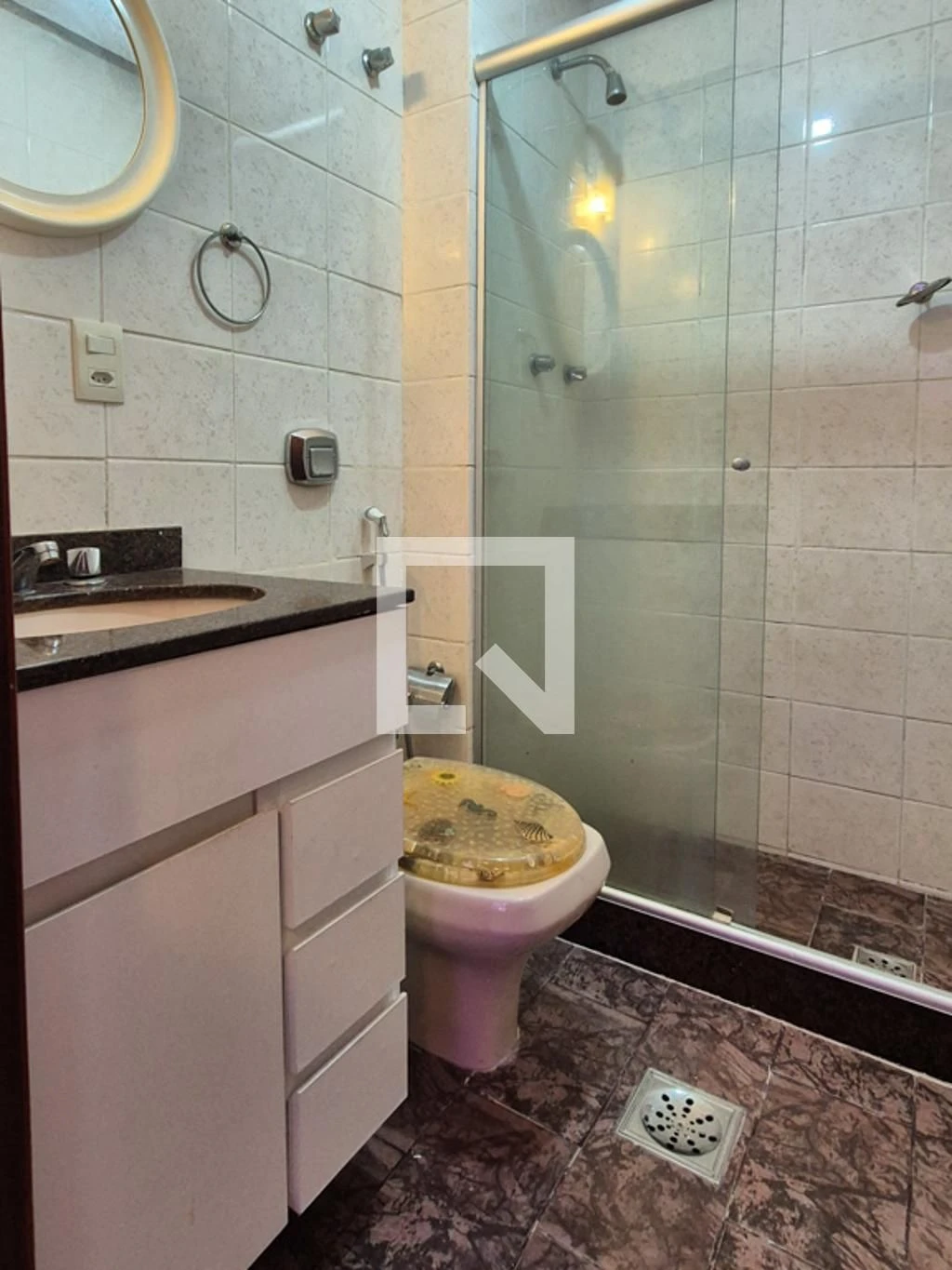 Furnished apartment with 3 en-suite bedrooms and 3 baths — photo 31