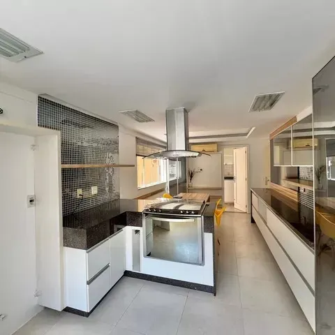 6 quartos e espaço de home office: casa de 550 m² — photo 26
