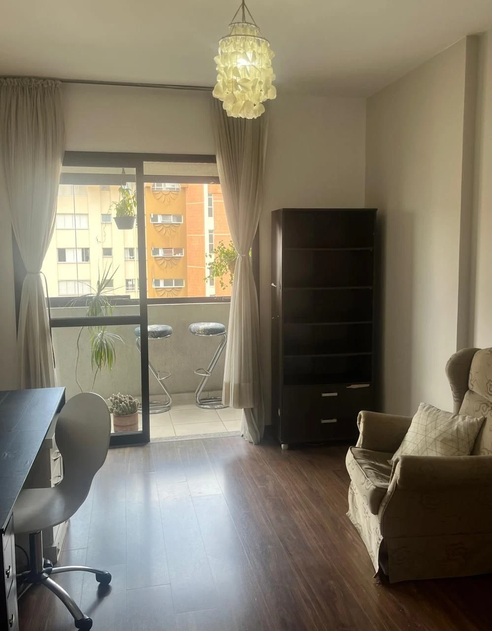 Furnished apartment, 48 m², with a glass-enclosed balcony — photo 3