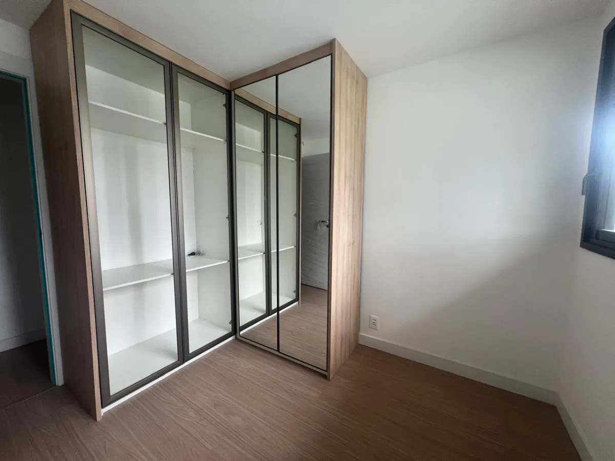 Glass-enclosed balcony in a 3-bedroom apartment, 98 m² — photo 10