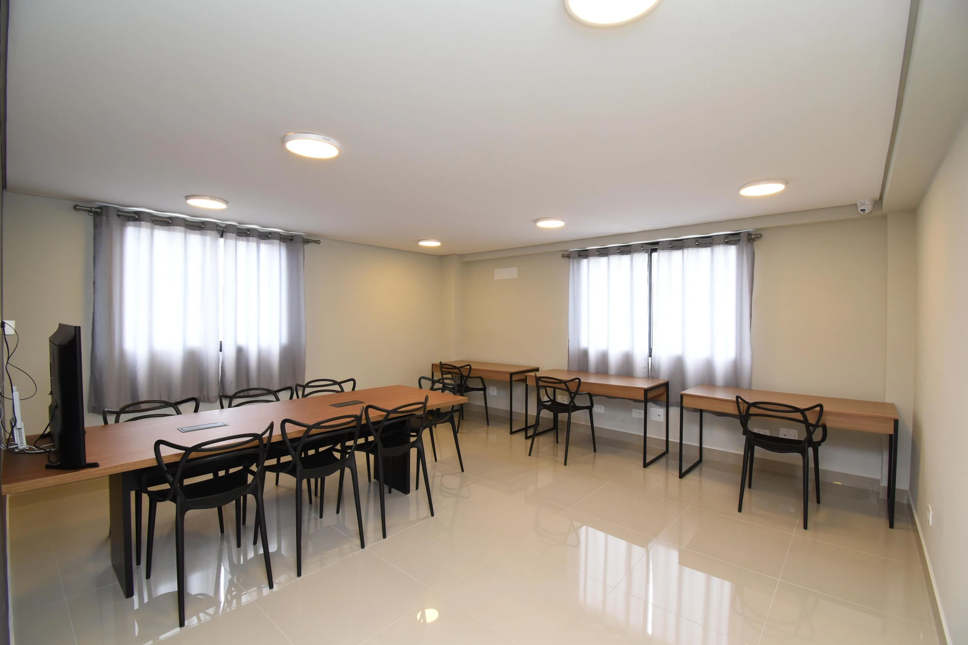 Furnished studio, 22 m², with a glass-enclosed balcony — photo 11