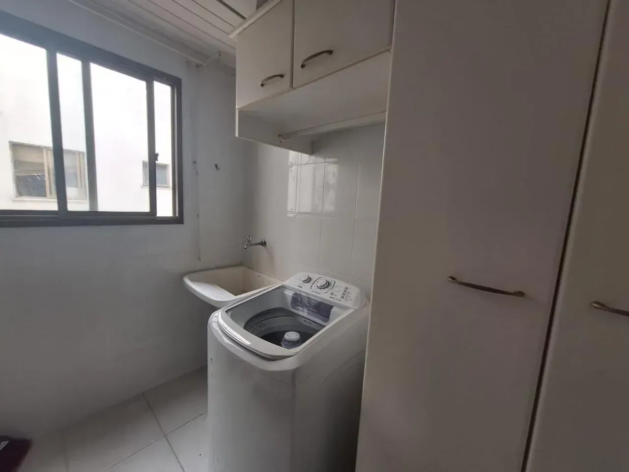 Apartamento sem mobília com 3 quartos e varanda — photo 16