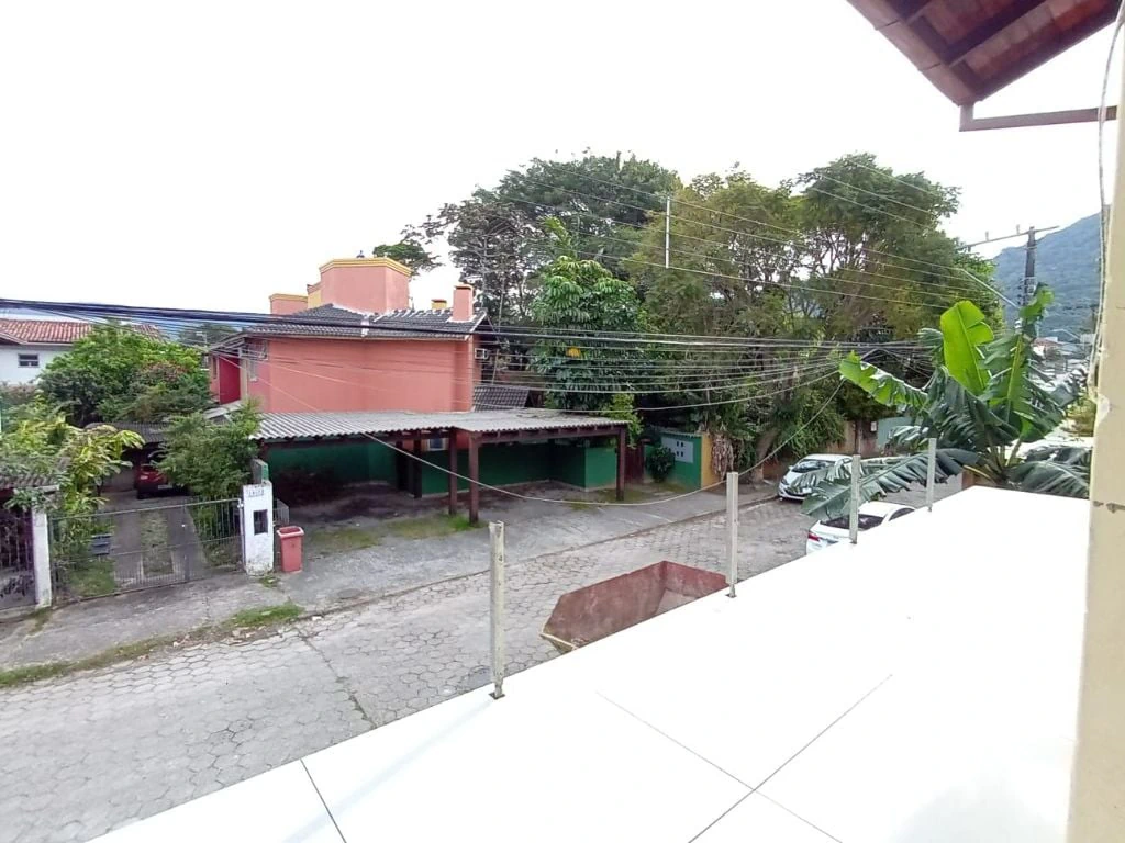 Casa sin amueblar con 2 dormitorios y balcón — photo 15
